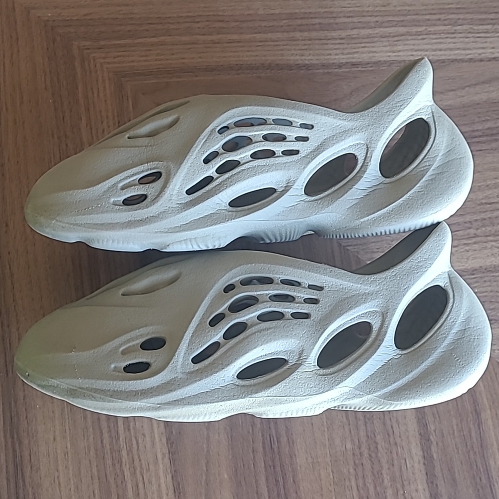 Adidas Yeezy foam RNR Foam Runner stone salt 11